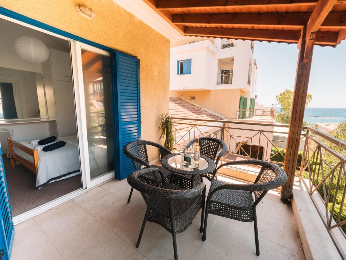 The Salnik Beach Apartment Лимасол Екстериор снимка