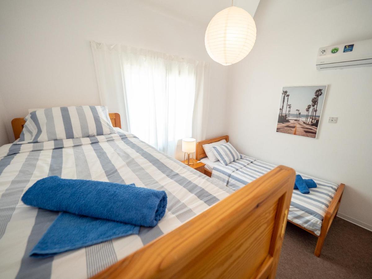 The Salnik Beach Apartment Лимасол Екстериор снимка